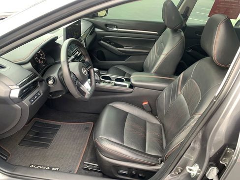 Used 2024 Nissan Altima 2.5 SR w/ SR Premium Package FWD image 18