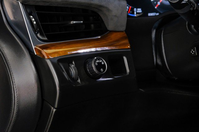 Used 2018 Cadillac Escalade ESV Luxury RWD image 35