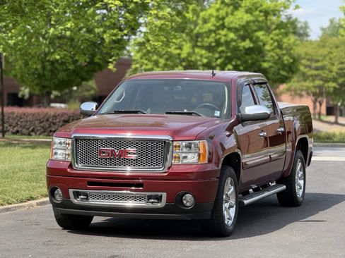 Used 2009 GMC Sierra 1500 Denali AWD/4WD image 2