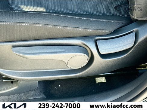 New 2026 Kia Sorento LX FWD image 23