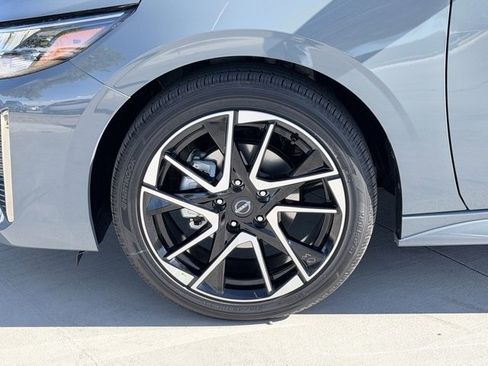 New 2025 Nissan Sentra SR image 32