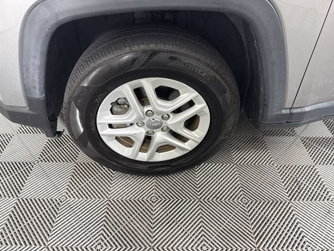 Used 2018 Jeep Compass Sport w/ Tech Group FWD image 12