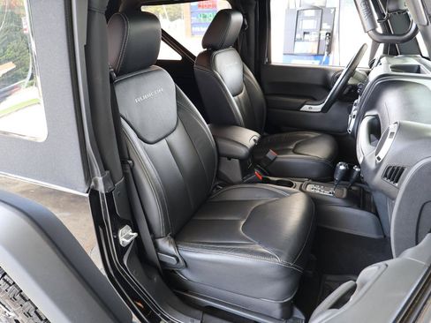 Used 2017 Jeep Wrangler Rubicon AWD/4WD image 20