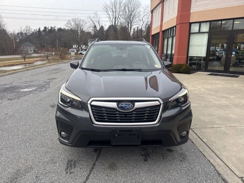 Used 2021 Subaru Forester Premium image 2