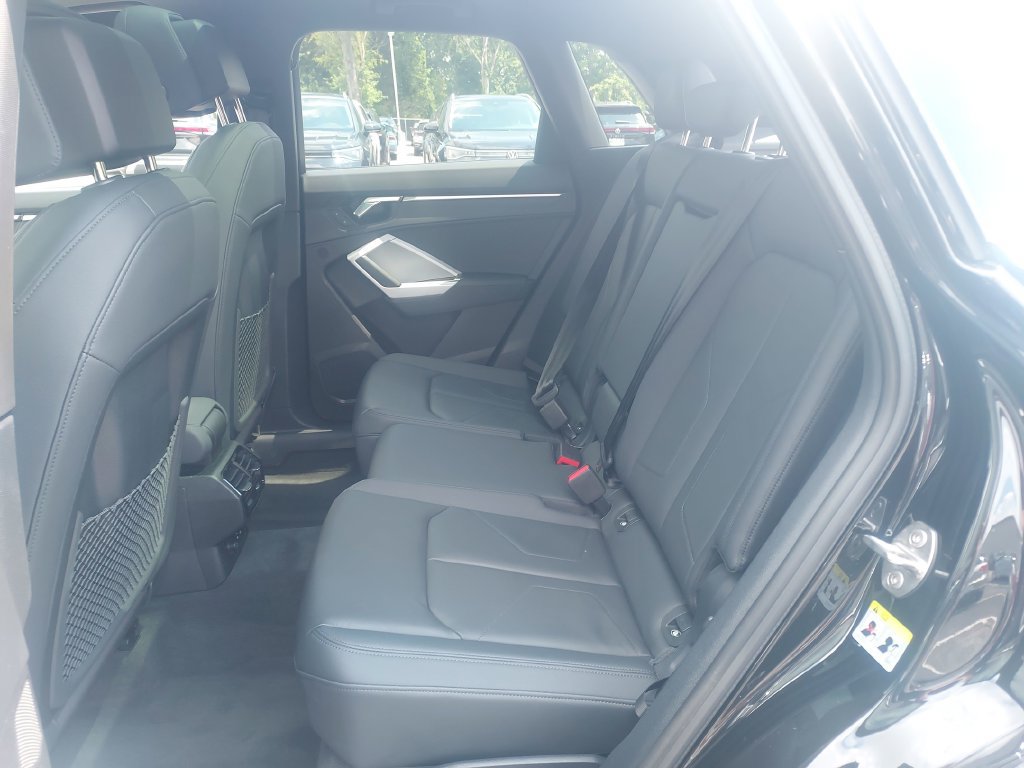 Used 2023 Audi Q3 2.0T Premium w/ Convenience Package AWD/4WD image 32