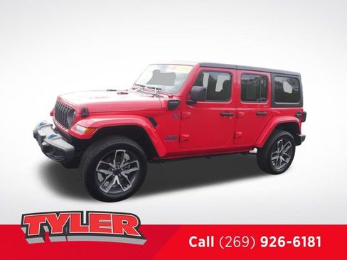 Used 2024 Jeep Wrangler Unlimited AWD/4WD image 3