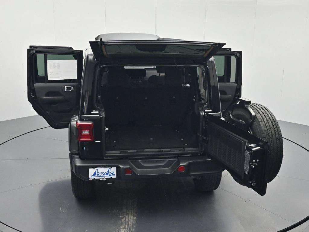 Used 2025 Jeep Wrangler Unlimited Sahara AWD/4WD image 45