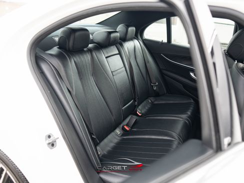 Used 2018 Mercedes-Benz E 300 4MATIC w/ Premium 1 Package image 18