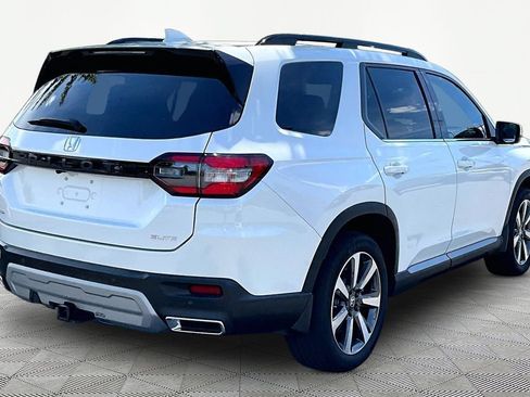 Used 2025 Honda Pilot Elite image 6