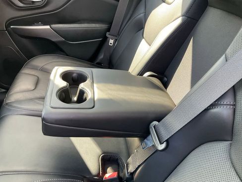 Used 2021 Jeep Cherokee Limited image 20