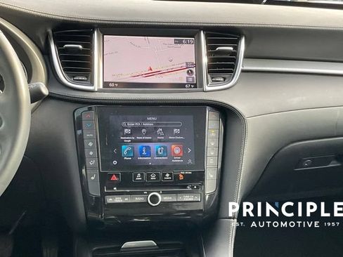 Used 2020 INFINITI QX50 Luxe w/ Navigation Package FWD image 17
