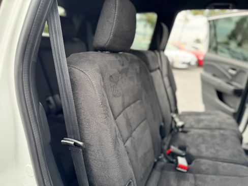 Used 2022 Honda Pilot Sport image 16
