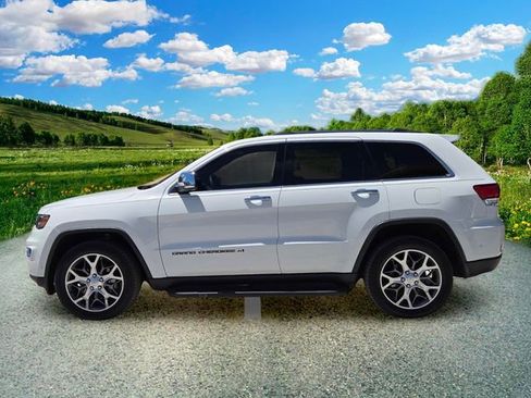 Certified 2022 Jeep Grand Cherokee Limited w/ Trailer Tow Group IV AWD/4WD image 3