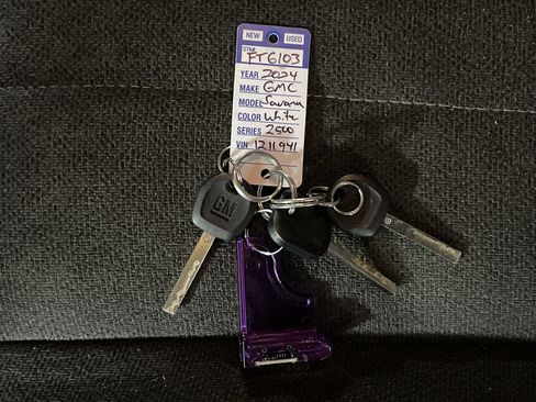 Used 2024 GMC Savana 2500 w/ Driver Convenience Package image 22