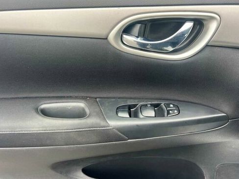 Used 2015 Nissan Sentra SV image 11