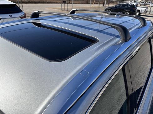 Used 2018 Toyota Highlander XLE image 11