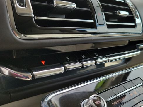 Used 2021 Lincoln Navigator Black Label w/ Cargo Convenience Package AWD/4WD image 11