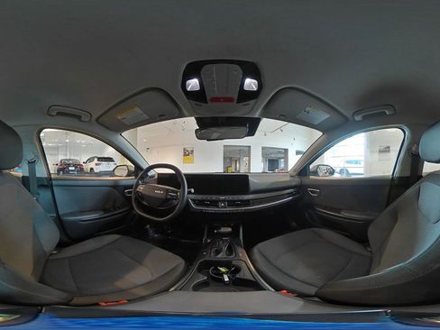 Used 2025 Kia K4 LXS image 41