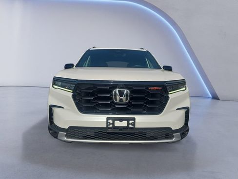 Certified 2024 Honda Pilot TrailSport image 8