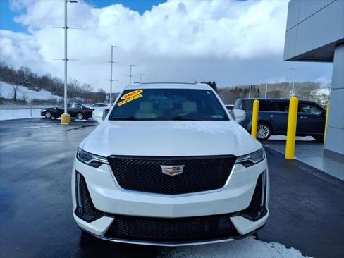 Used 2024 Cadillac XT6 Sport w/ LPO, Floor Liner Package AWD/4WD image 3