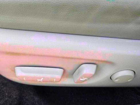 Used 2014 Toyota Prius Four image 22