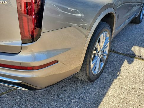 Used 2023 Cadillac XT6 Premium Luxury image 13