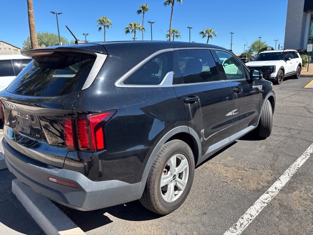 Used 2023 Kia Sorento LX FWD image 5