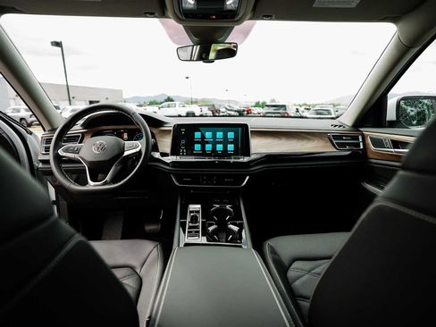 New 2025 Volkswagen Atlas SE image 38