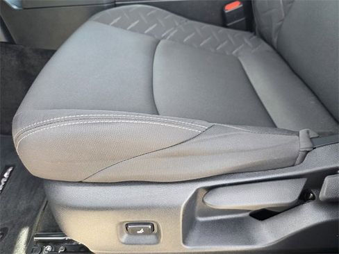 Used 2025 Toyota Tacoma SR image 17