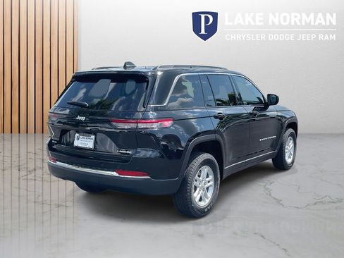 New 2025 Jeep Grand Cherokee Laredo image 9