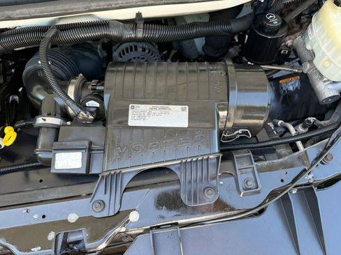 Used 2015 Chevrolet Express 2500 image 31