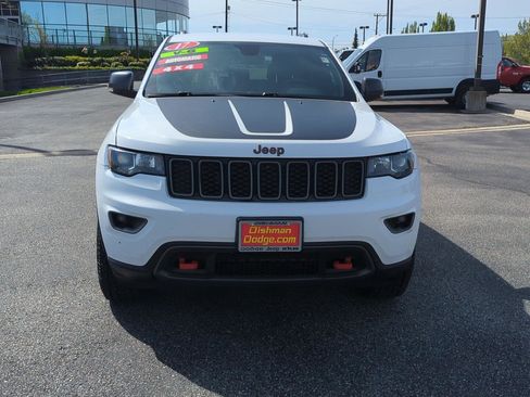 Used 2017 Jeep Grand Cherokee Trailhawk AWD/4WD image 2