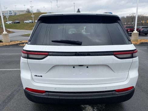 New 2026 Jeep Grand Cherokee Limited w/ Limited Altitude Package AWD/4WD image 4