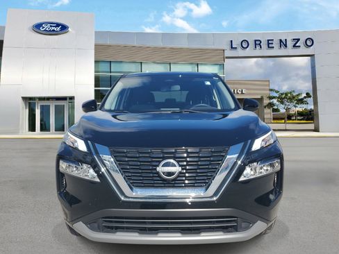 Used 2022 Nissan Rogue SV FWD image 2