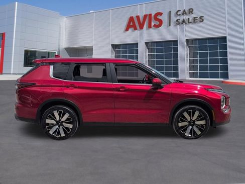 Used 2025 Mitsubishi Outlander SE FWD image 5