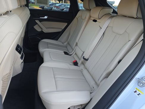 Used 2024 Audi Q5 2.0T Prestige w/ Prestige Package image 14