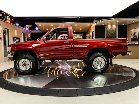 Used 1991 Toyota Pickup Deluxe image 19