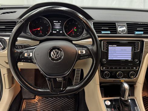 Used 2017 Volkswagen Passat 1.8T SEL Premium FWD image 17