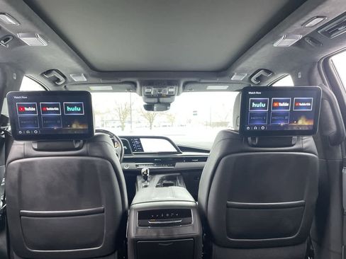 Used 2023 Cadillac Escalade V w/ LPO, ONYX Package image 23