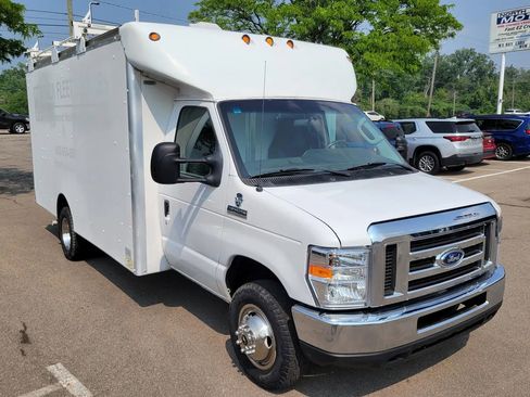 Used 2016 Ford E-450 and Econoline 450 Super Duty image 15