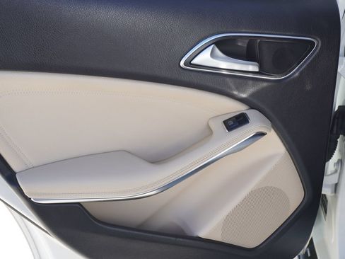 Used 2019 Mercedes-Benz GLA 250 image 17