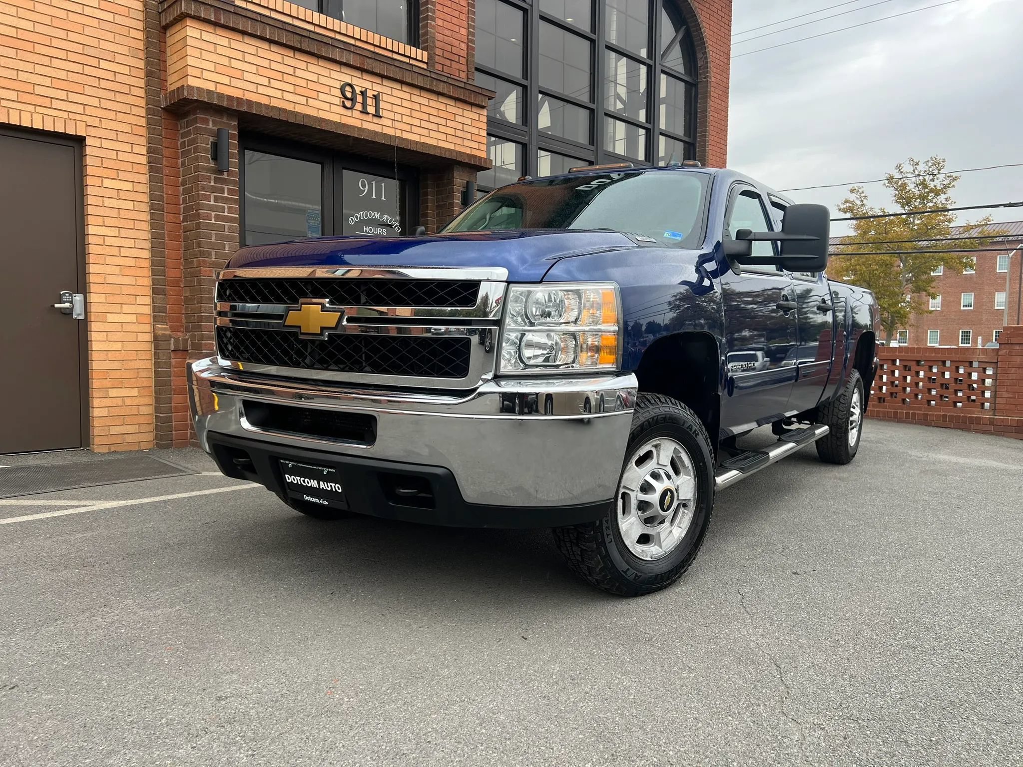 Used 2013 Chevrolet Silverado 2500 LT w/ Snow Plow Prep Package AWD/4WD image 2
