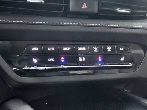 Used 2021 Buick Envision Essence w/ Technology Package I image 29