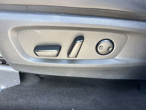 Used 2025 Nissan Pathfinder Platinum w/ Cargo Package image 10