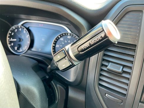 Used 2024 Nissan Titan SV w/ Accessory Utility Package image 16