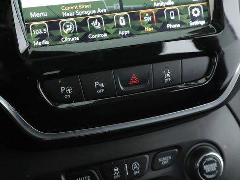 Used 2021 Jeep Cherokee Limited w/ Elite Package image 15