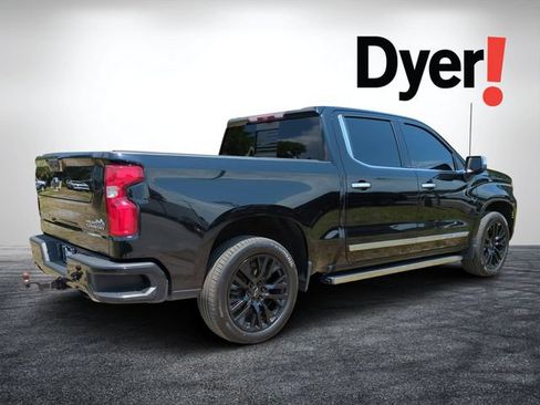 Used 2023 Chevrolet Silverado 1500 High Country w/ Technology Package AWD/4WD image 3