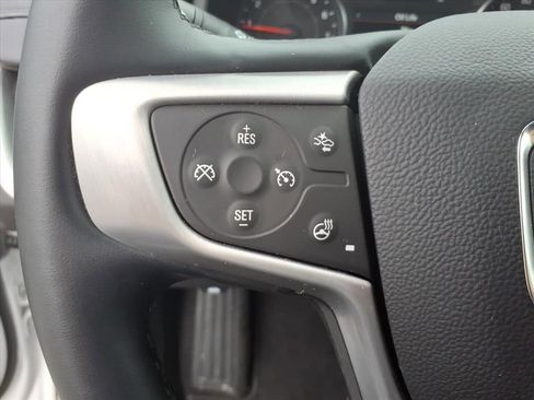 Used 2024 GMC Terrain SLT image 30