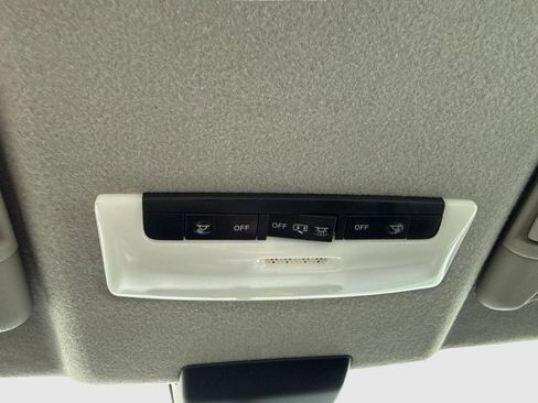 Used 2020 Nissan Kicks S FWD image 33