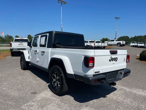 Used 2022 Jeep Gladiator Sport AWD/4WD image 7